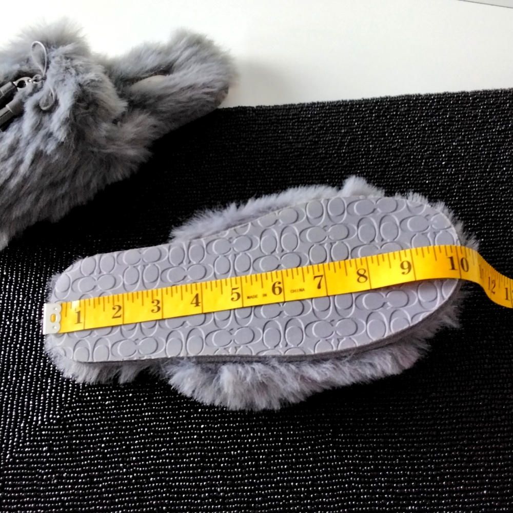 NWOT COACH women’s faux fur slippers - Picture 5 of 7